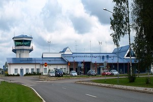 Autoverhuur Kajaani Luchthaven