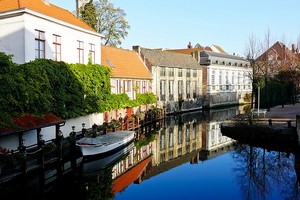 Goedkope autohuur Brugge ✓ Onze aanbiedingen voor autoverhuur zijn inclusief verzekeringen  ✓ en onbeperkte af te leggen afstand ✓ op de meeste bestemmingen